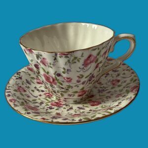 Vintage Gladstone Bone China Teacup‎ & Saucer (England)